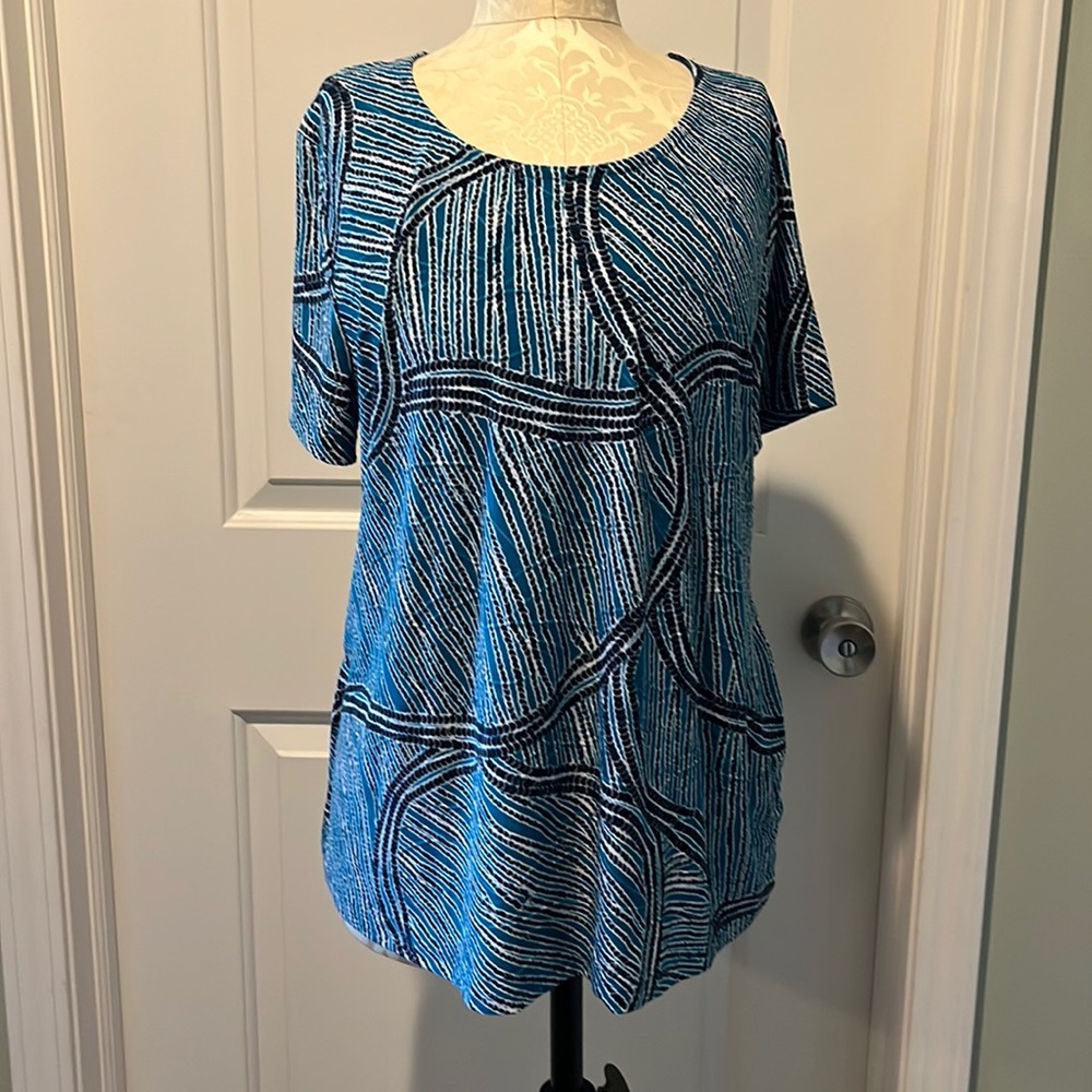 Croft&Barrow L petite short sleeve top, turquoise, black, and white pattern